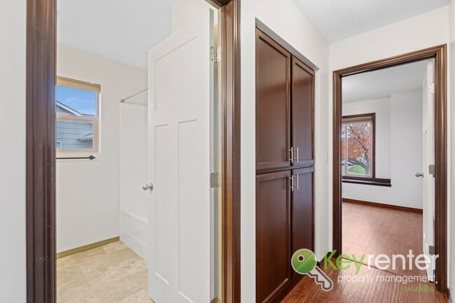 Building Photo - Beautiful 4 Bedroom 3 Bath | Goddard School District