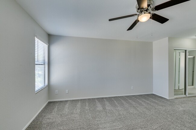 Building Photo - Great 3 bedroom home in South Shores!!