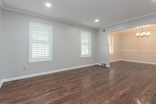 Building Photo - 1539 Brookside Dr