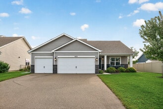 Building Photo - 1432 Liberty Ln
