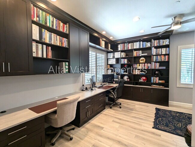 Building Photo - 9129 White Alder Ct