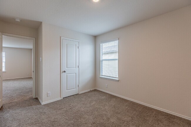 Building Photo - 13021 Kalinoski