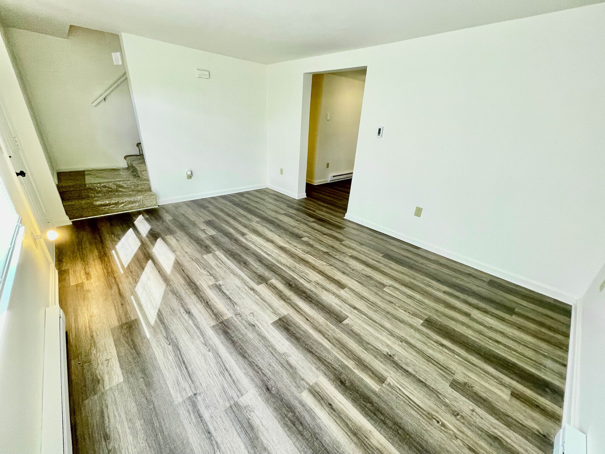 Building Photo - 25 Camelot Ct