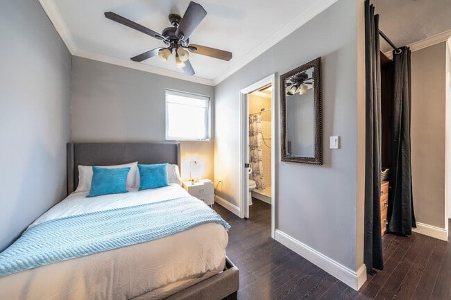 Building Photo - 2101 N 52nd Ave