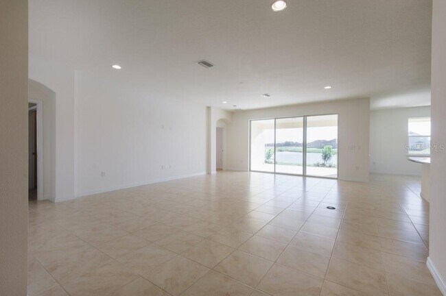 Building Photo - 15543 Trinity Fall Way