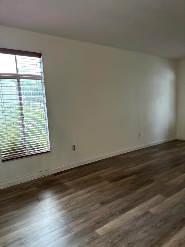Building Photo - 5709 NW 113th Ct