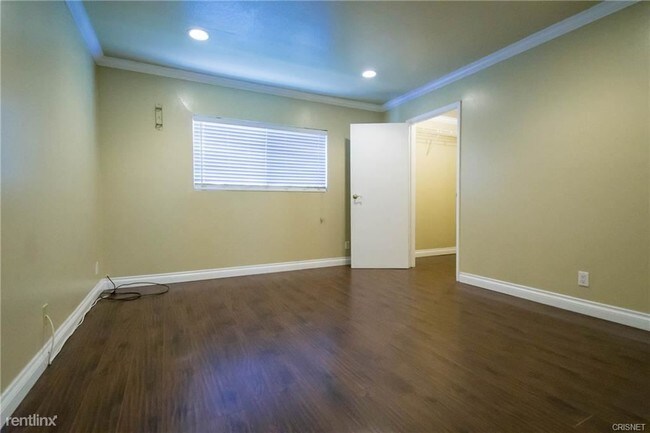 Building Photo - 4 br, 4 bath House - 6936 Encino Ave