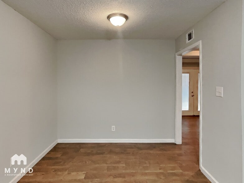 Building Photo - 2154 Ashland Dr