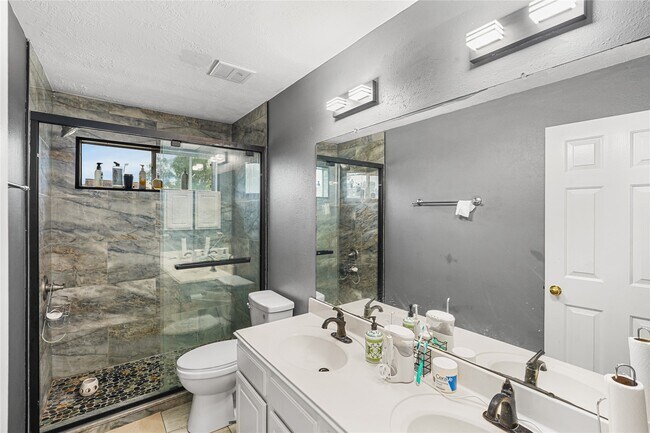 Building Photo - 23707 Hackberry Dr