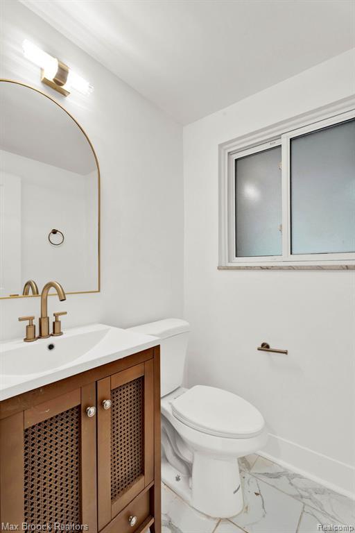 Building Photo - 7011 White Pine Dr