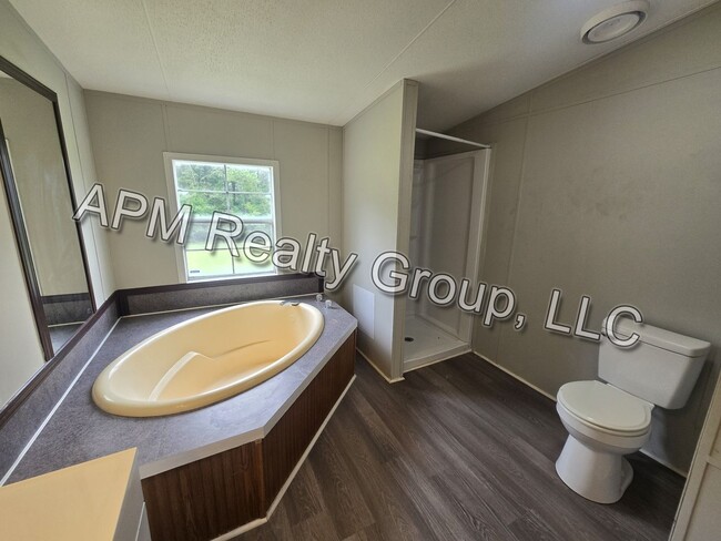 Building Photo - Spacious modular home in Hopkins
