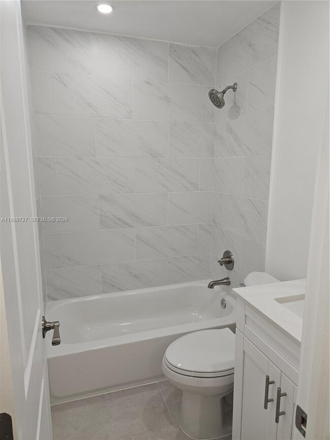 Building Photo - 9716 Hammocks Blvd