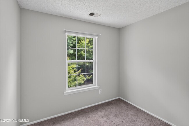 Building Photo - 92 Des Moines Ct