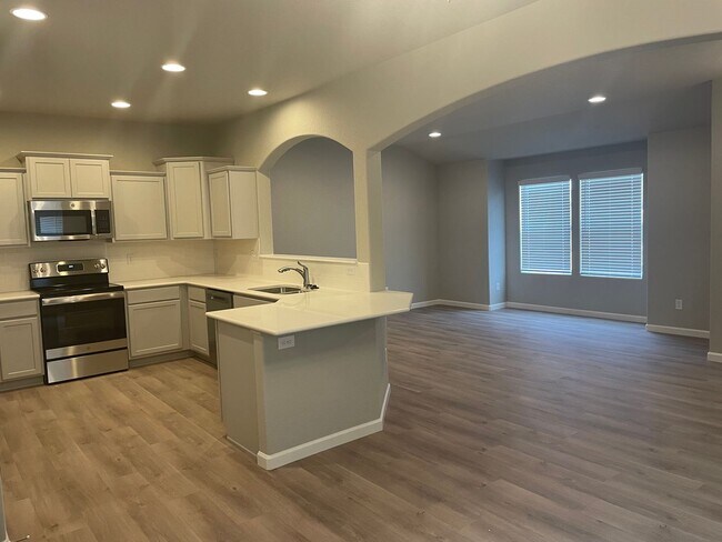 Building Photo - Chapel Heights townhome