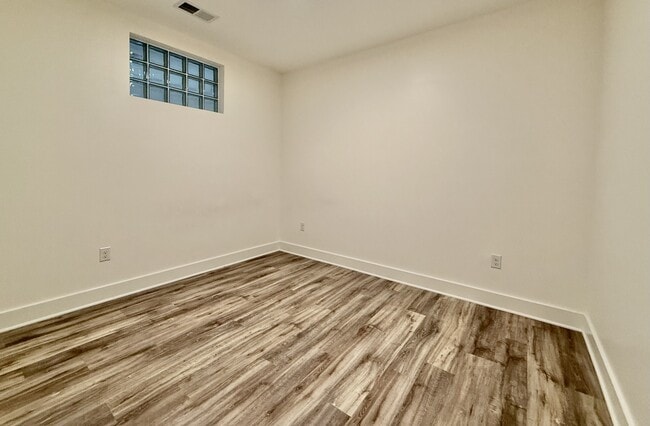 Building Photo - 610 Trent Dr