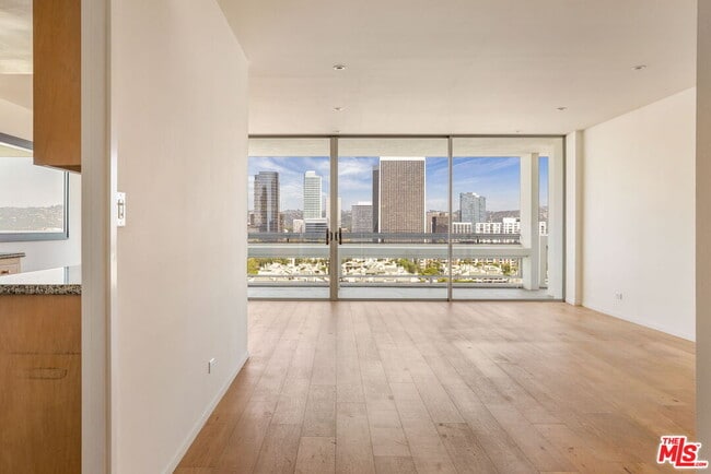 Building Photo - 2222 Ave of the Stars