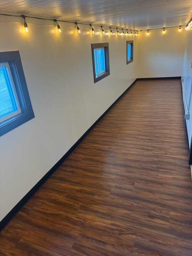 Building Photo - 702 Peer St