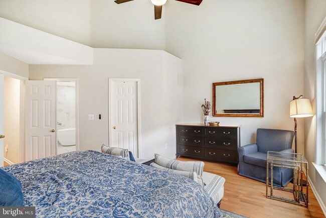 Building Photo - 1505 N Colonial Terrace