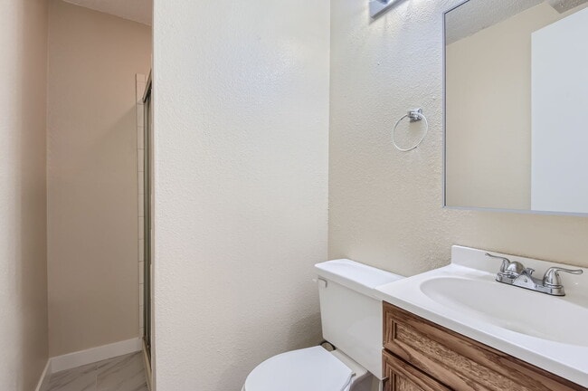 Building Photo - 4915 S Flanders Ct
