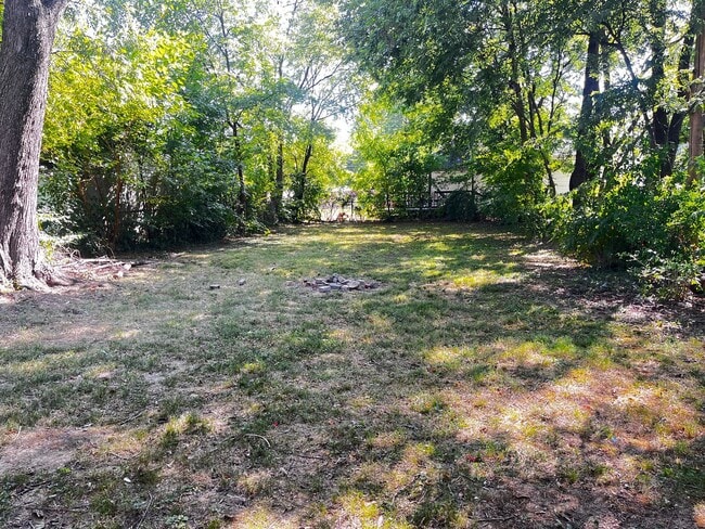 Building Photo - Recently Renovated 3-Bedroom Home