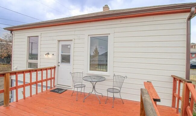 Deck - 508 Jasper St