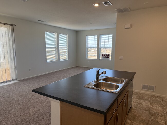 Kitchen Island - 13518 E 111th Ave