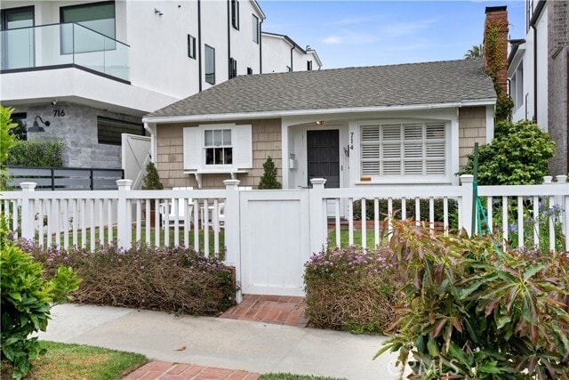 Building Photo - 714 Heliotrope Ave