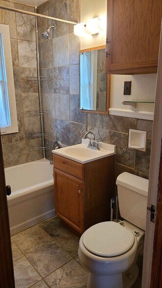 Bathroom - 618 S Main St