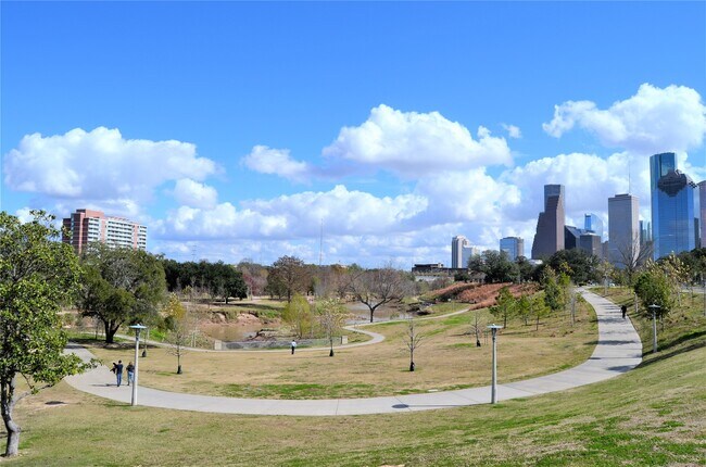 Building Photo - 1902 Coulcrest Dr