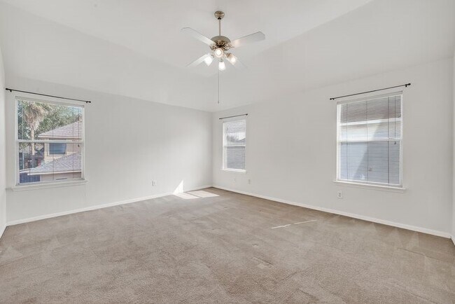 Building Photo - 15903 Timber Chase Dr