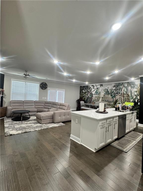 Building Photo - 2215 Manor Pointe Dr