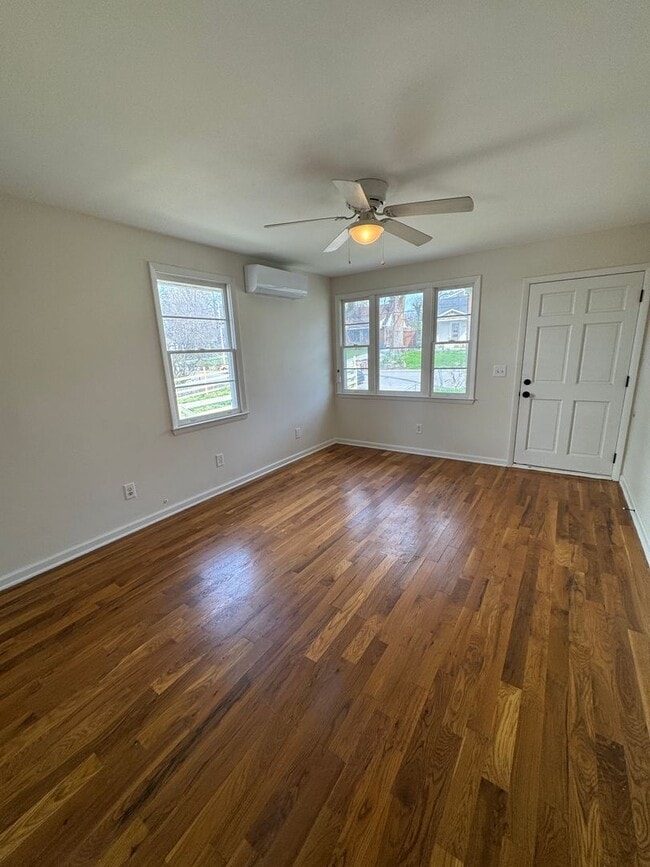 Building Photo - 1036 Seymour Ave