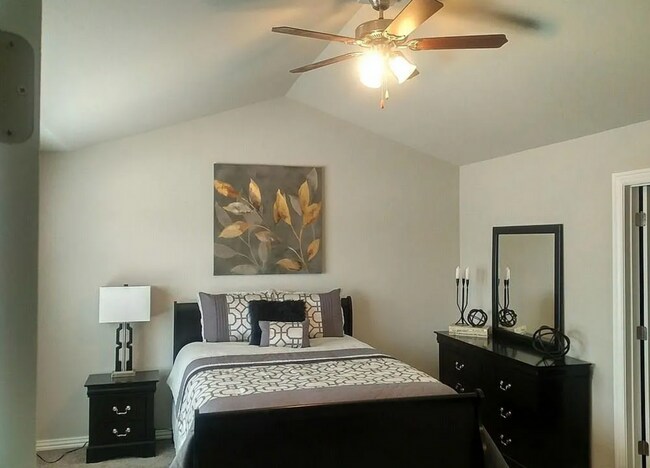 Building Photo - 3 Bedroom Townhome for Lease Rogers, AR! *...