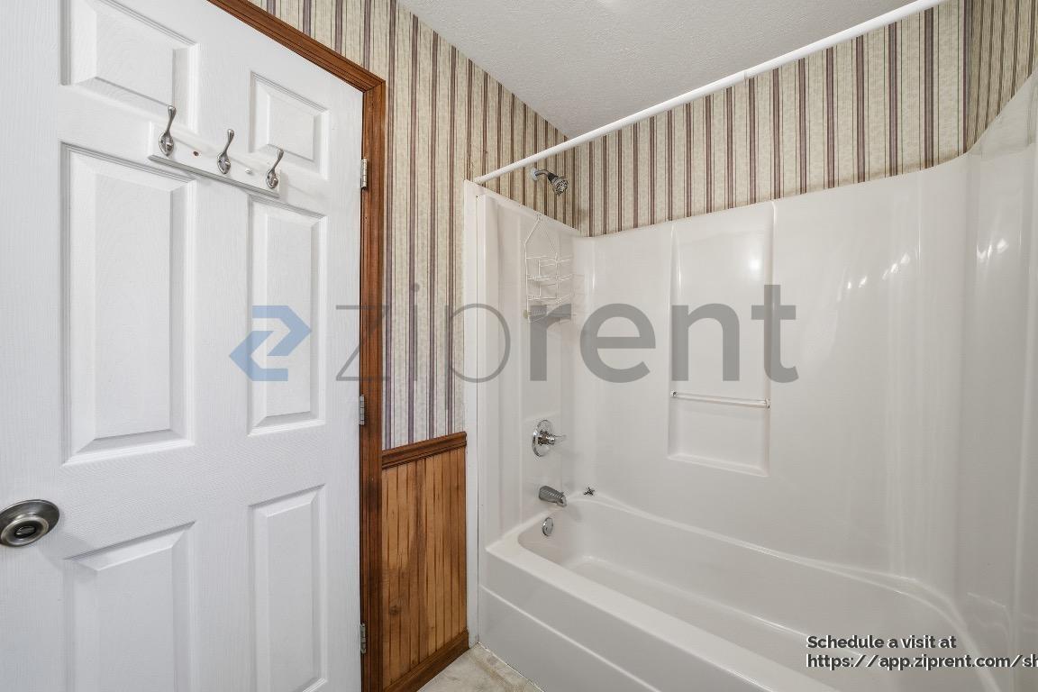 Building Photo - 103 Autumn Ln