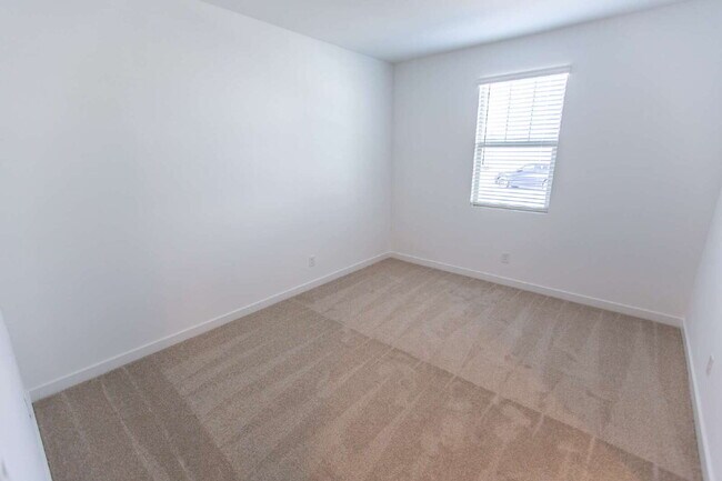 Building Photo - 23007 E Watford Dr