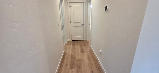 Building Photo - Stunning 3-bedroom + tech room, 2.5-bath home in NW Boise!