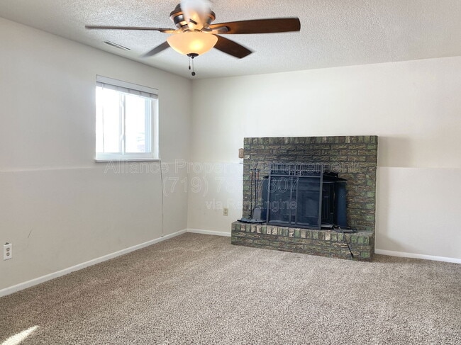 Building Photo - 2818 Dusk Dr