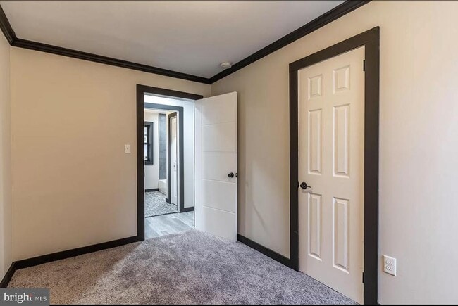 Building Photo - 259 Pinecrest Dr