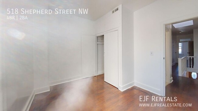 Building Photo - 518 Shepherd St NW