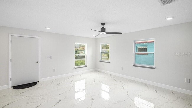 Building Photo - 1414 E Harding St