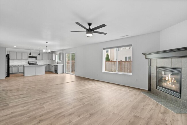 Building Photo - Spacious 5-Bedroom Home in Prime Yelm Loca...