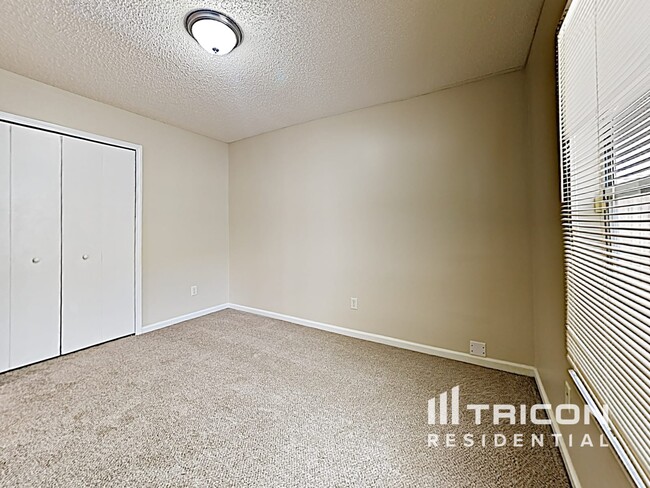 Building Photo - 3424 International Village Dr W