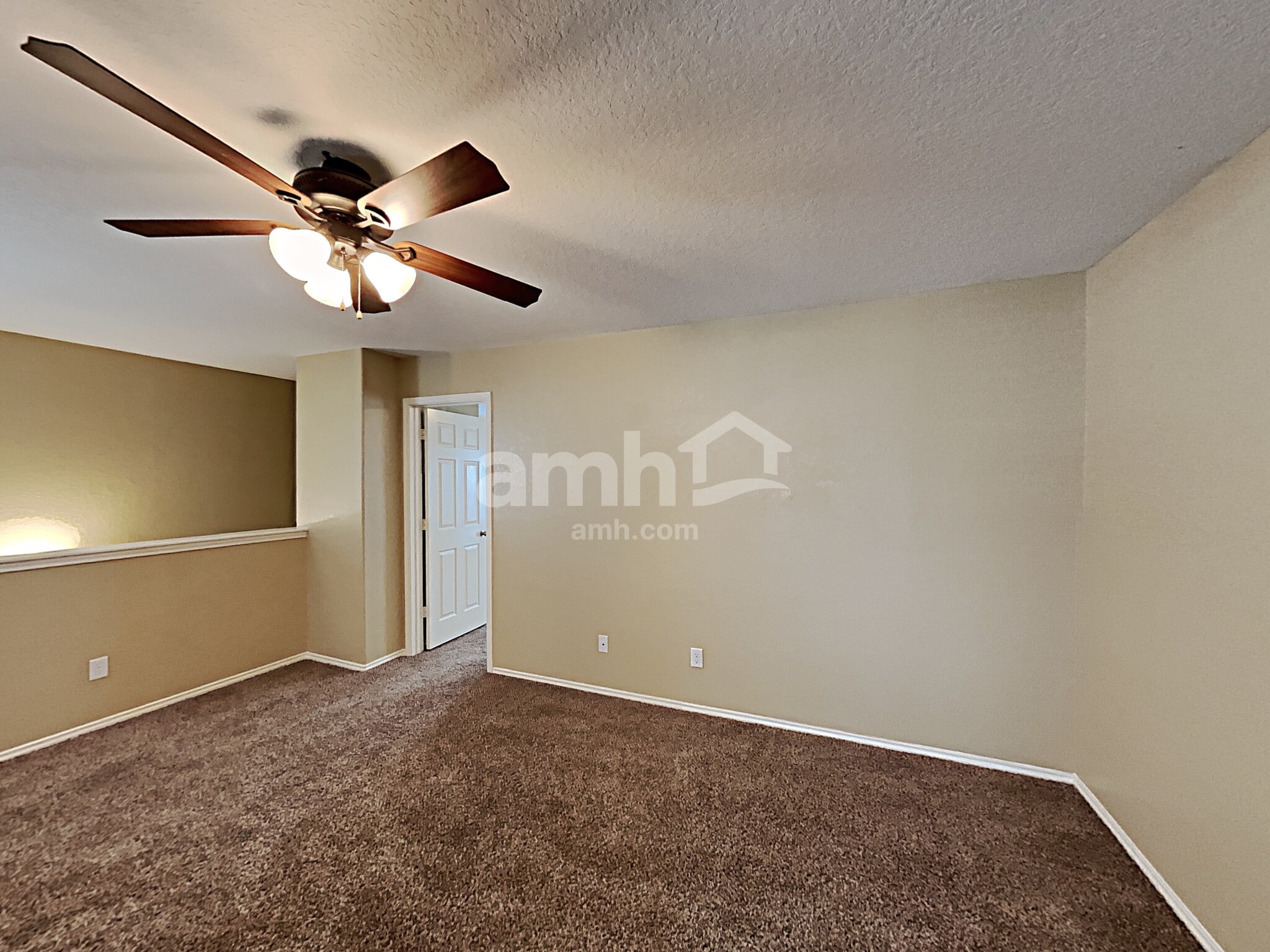 Building Photo - 9247 Pacific Maple