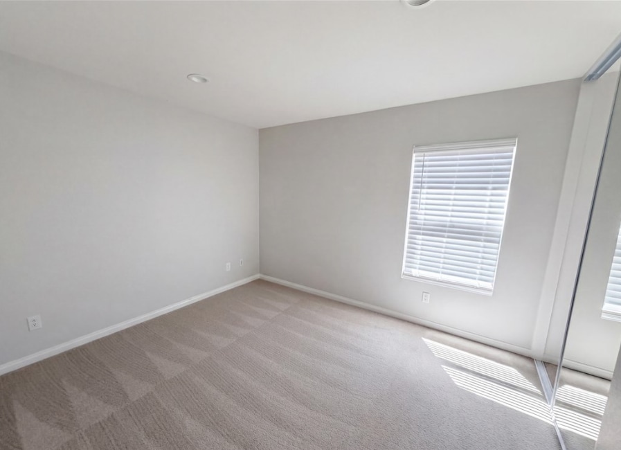 Building Photo - 26666 Dash Dr