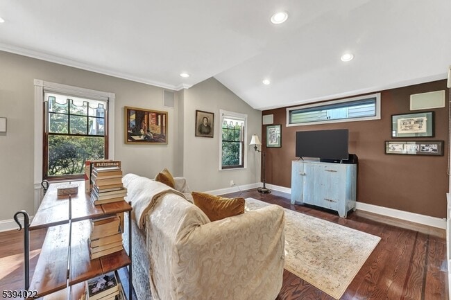 Building Photo - 19 Forest Dr