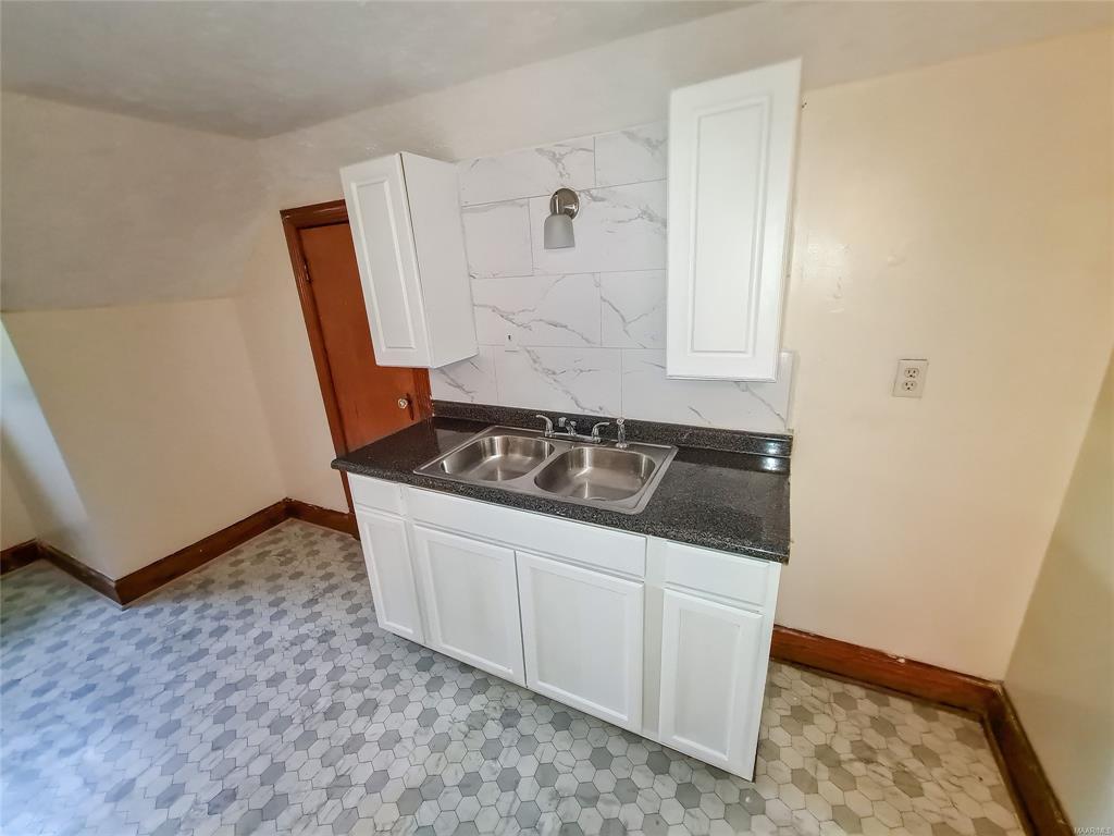 Building Photo - 2305 Yancey Ave