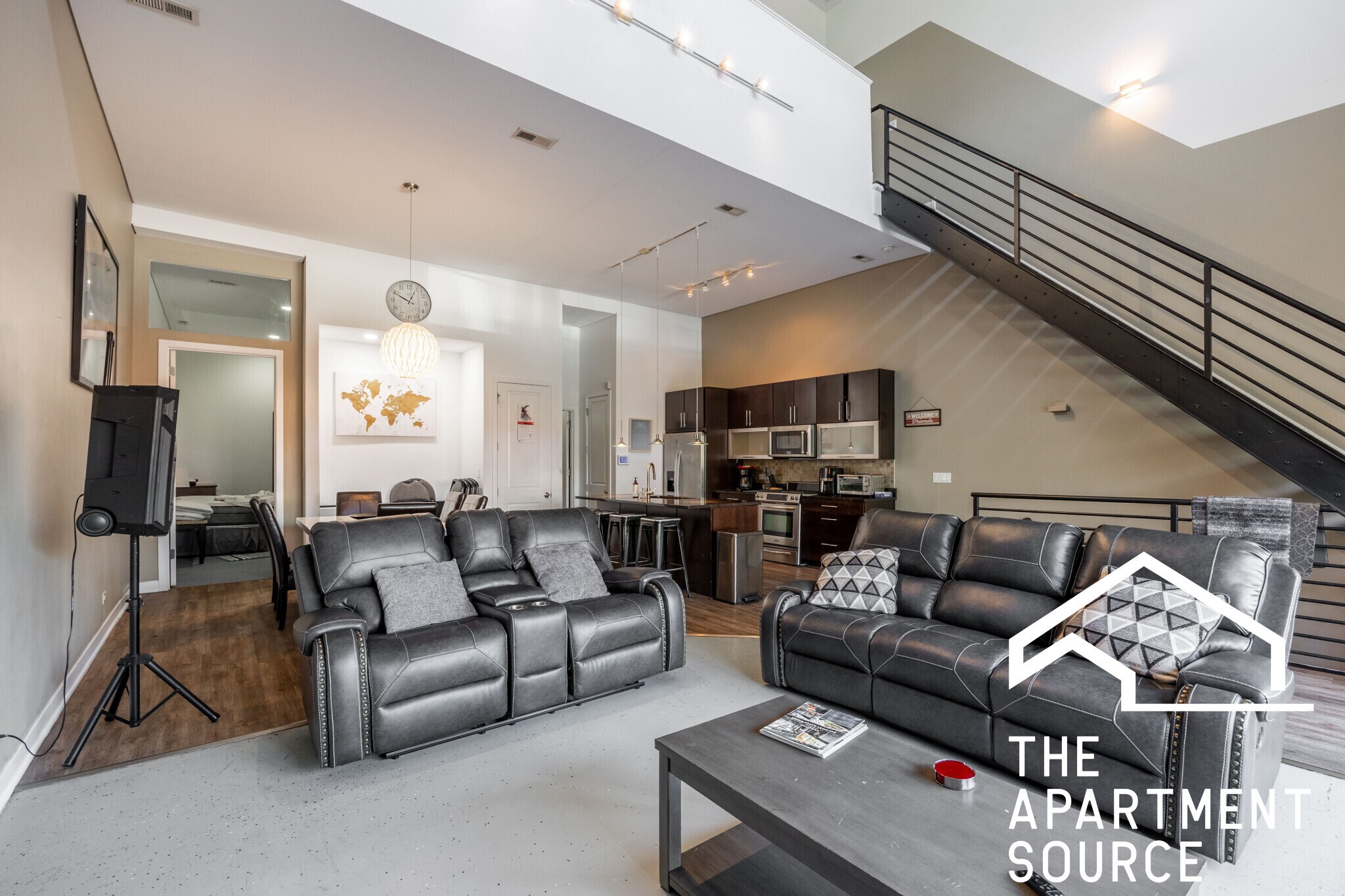 Building Photo - 1002 W Lake St