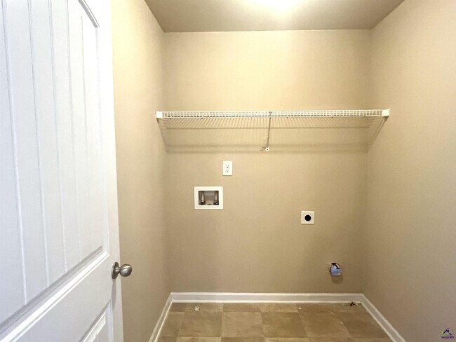 Building Photo - 807 Citrona Dr