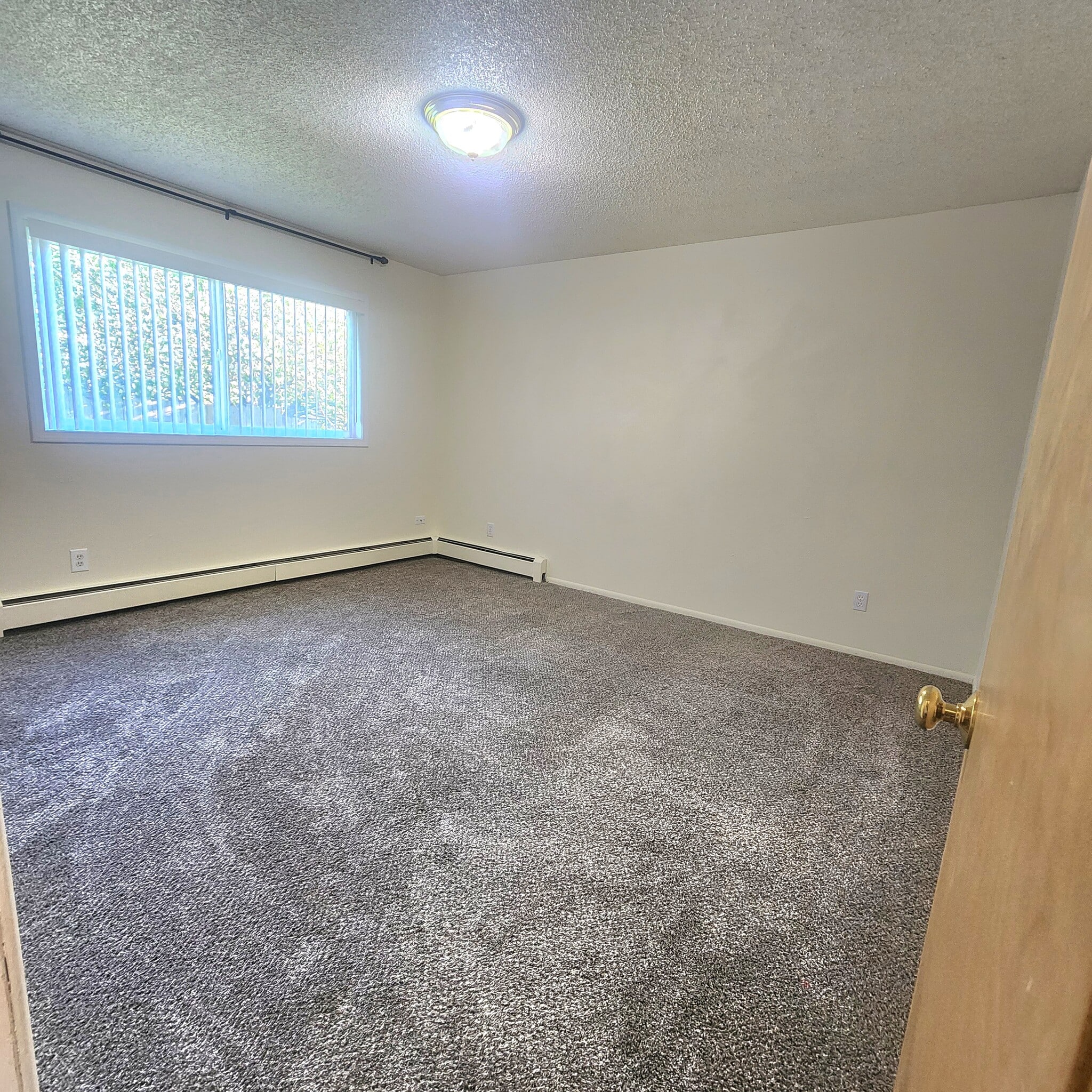 1st bedroom - 4004 Cope St