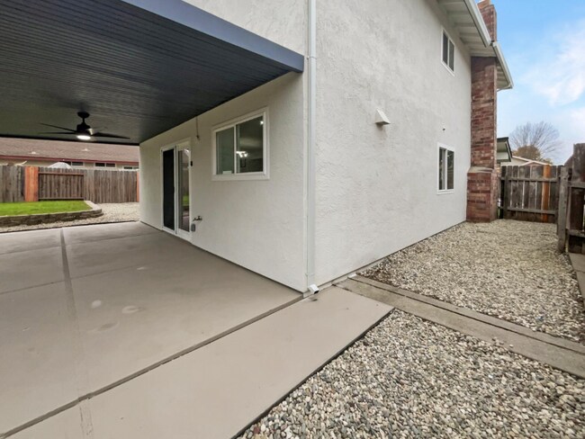 Building Photo - 7952 Summerplace Dr